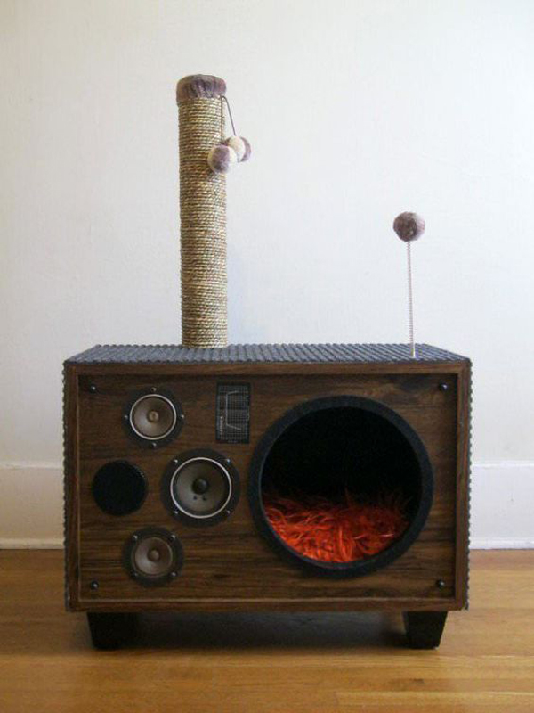 recylced-old-speaker-cat-houses