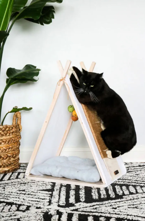 diy-cat-teepee-made-from-old-tv-tray