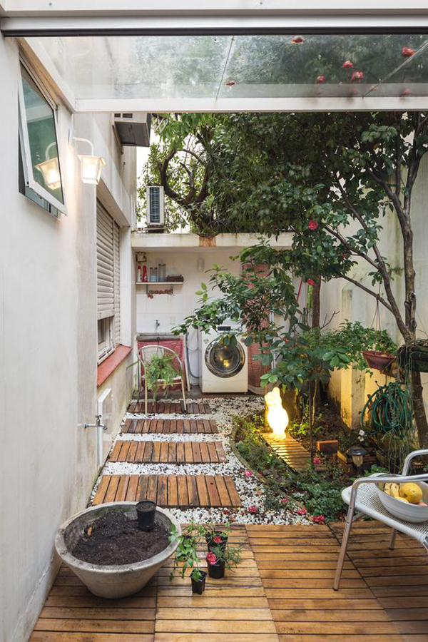 outdoor-laundry-rooms-integrated-with-backyard-garden