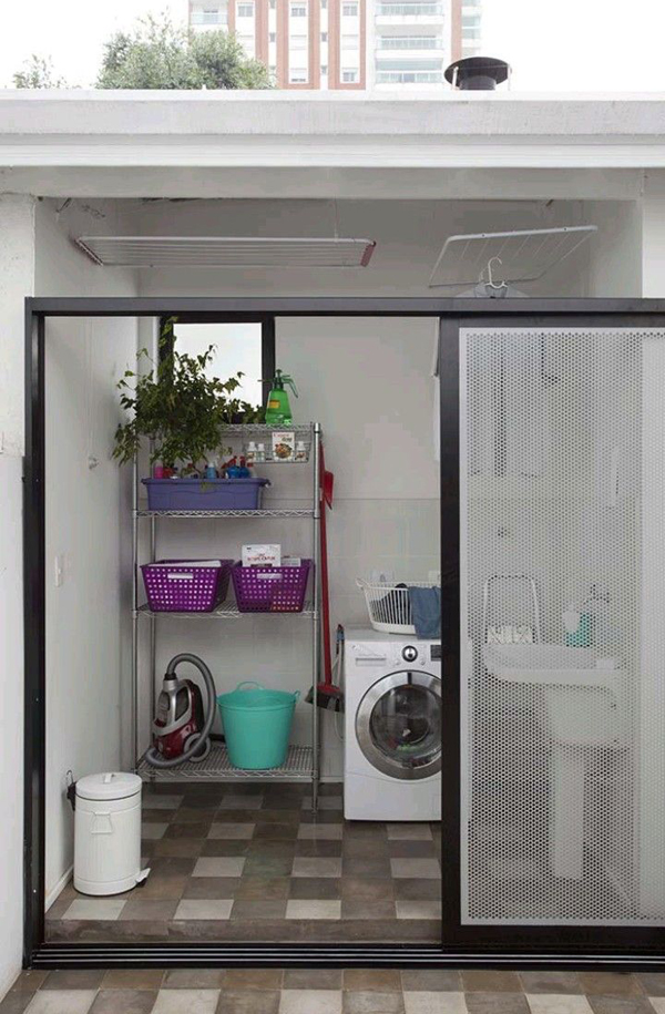 outdoor-laundry-area-in-rooftop